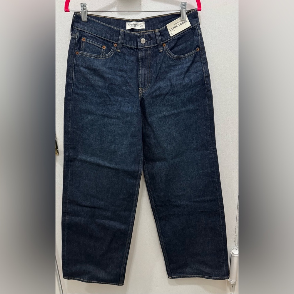A&F LOW RISE ULTRA LOOSE JEAN